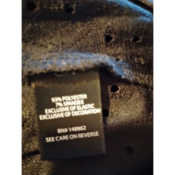 Torrid Women's Size 4 (4X) Black Eyelet Top -NWT - Picture 7 of 8